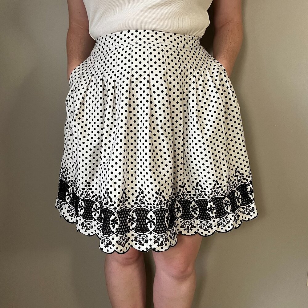 Talbots black and white polkadot embroidered scallop edge skirt